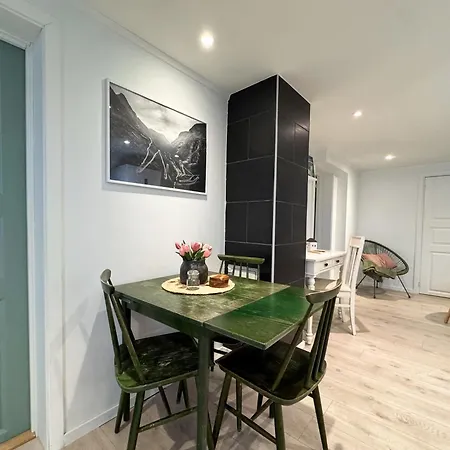 Your Secret Aurora Viewpoint In - Live Like A Local Leknes